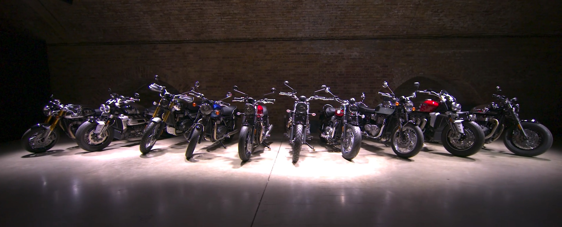 Triumph Chrome Destaque