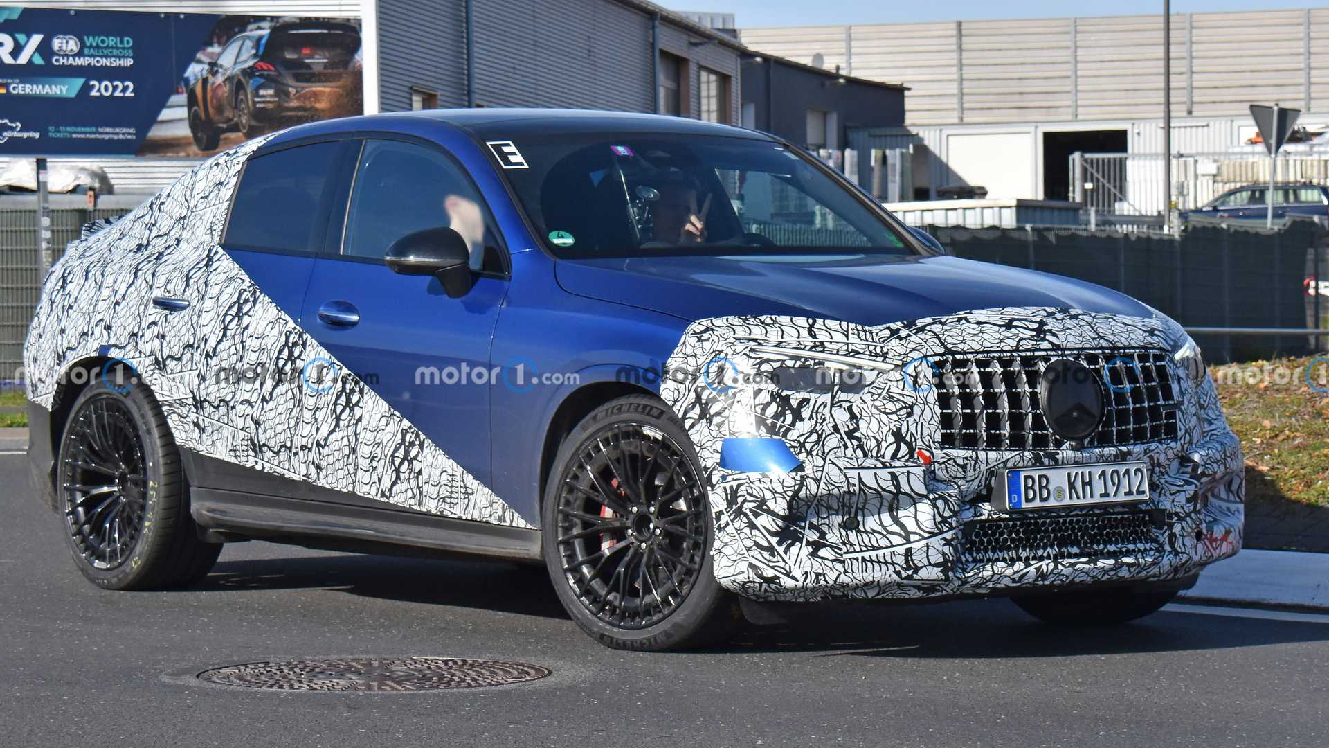 Mercedes Benz Glc Coupe 63 Amg (1)