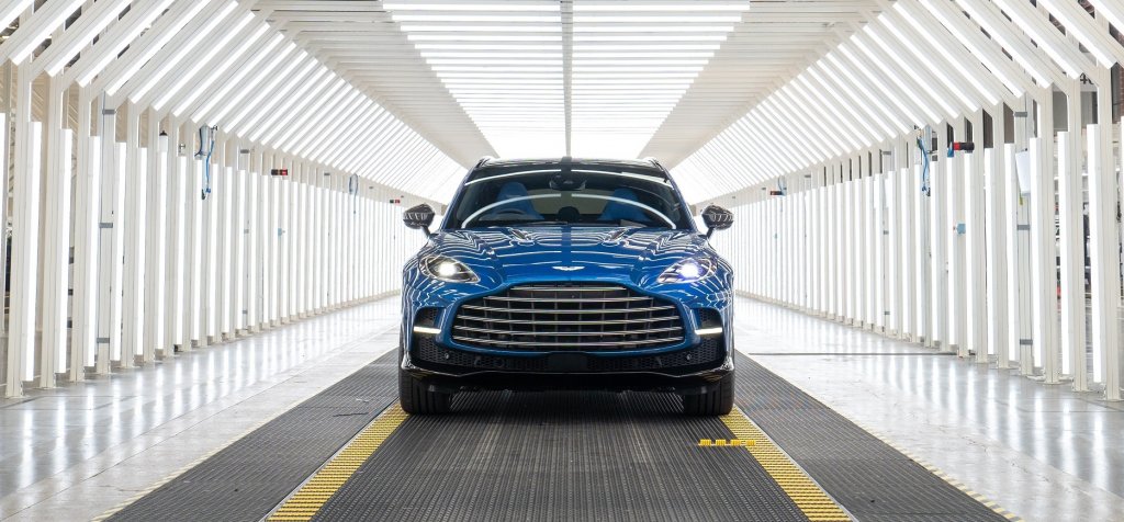 Aston Martin Dbx707 2 Copia