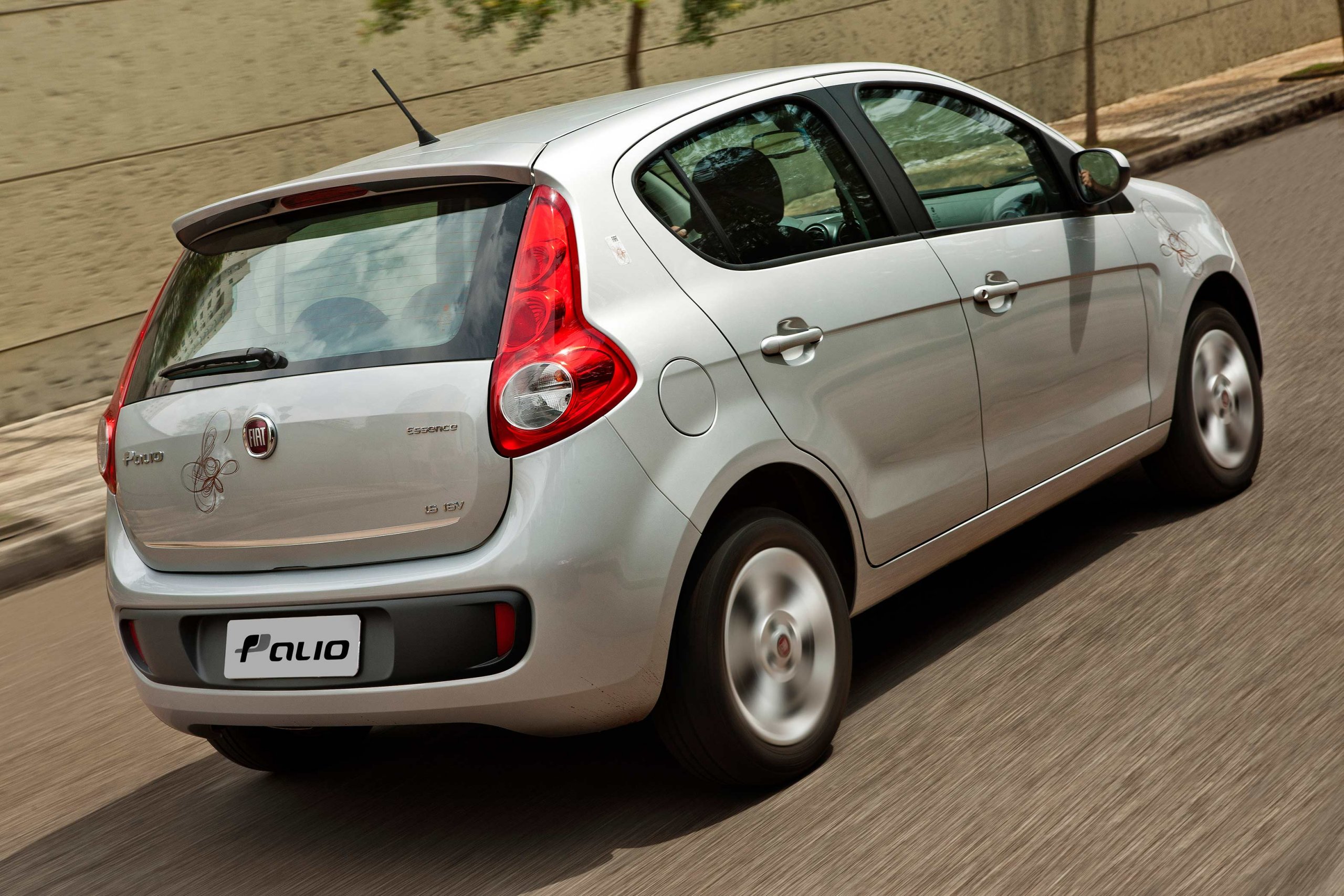 Fiat Palio Essence 2016 F2