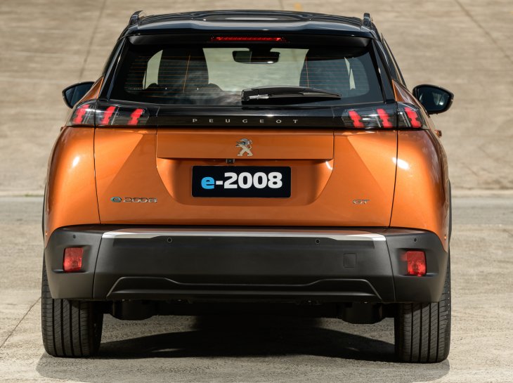 Peugeot E 2008 6