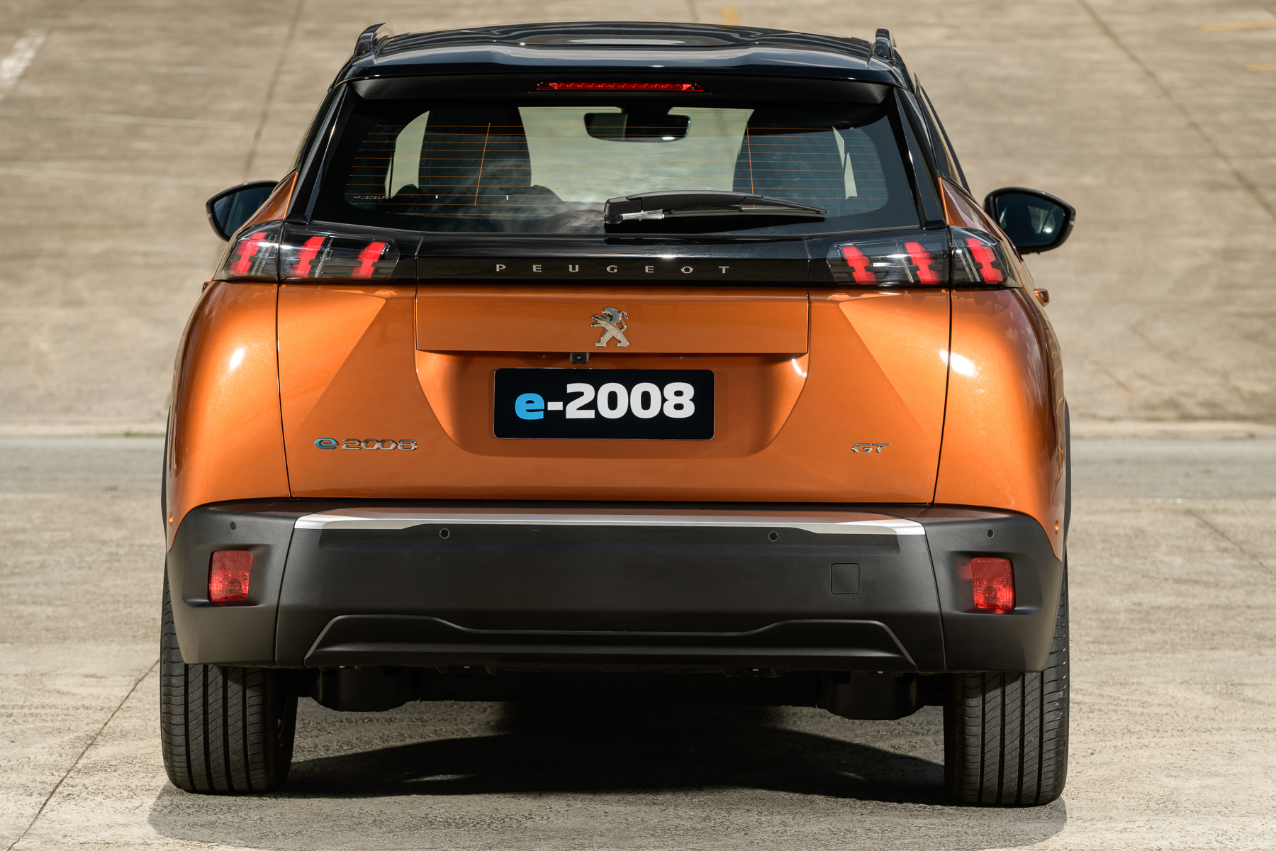 Peugeot E 2008 6