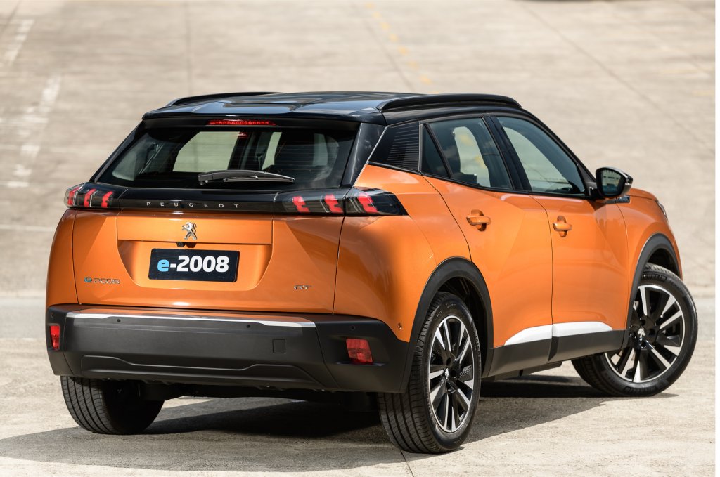 Peugeot E 2008 9