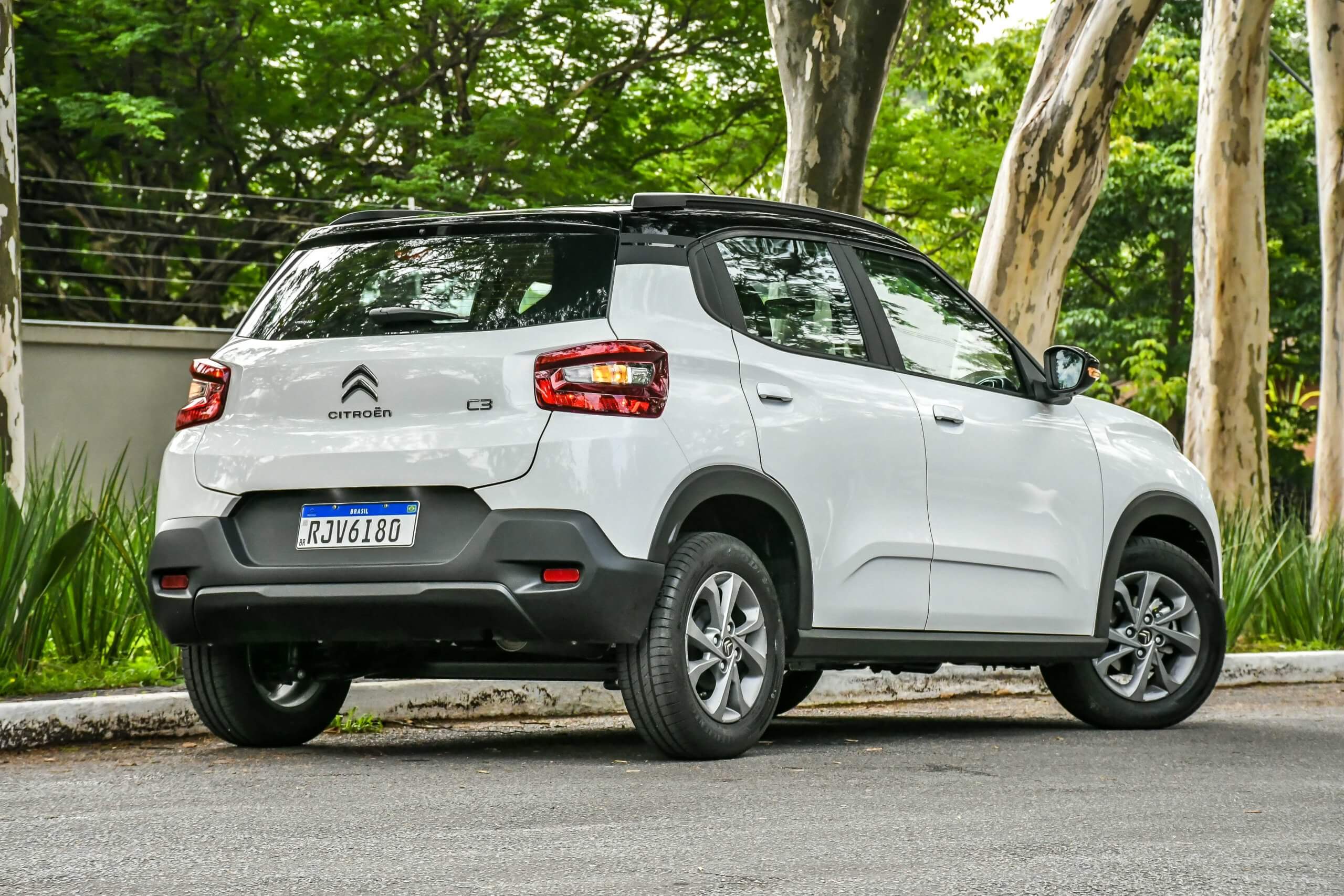 Hyundai Hb20 X Citroen C3 Feel 37 Scaled