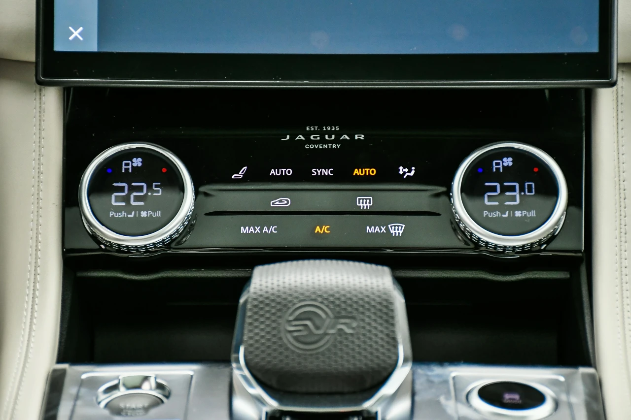 Jaguar F Pace Svr 6295
