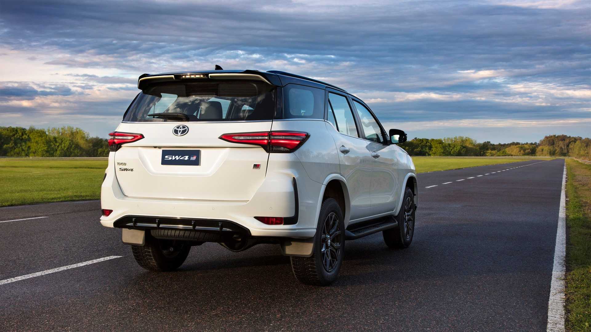 Toyota Sw4 Gr Sport 2023 3