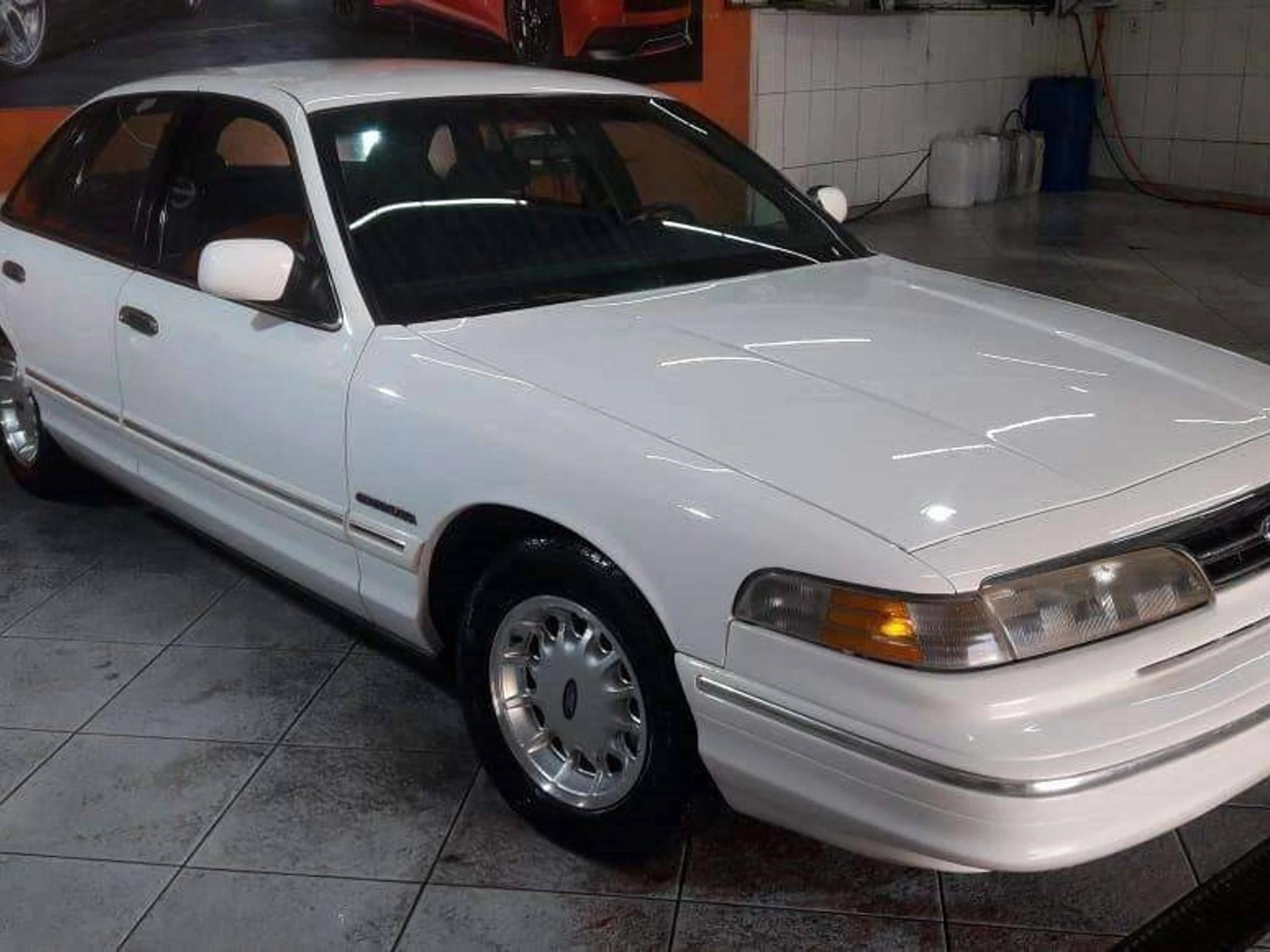 Ford Crown Victoria 4.6 Lx V8 Gasolina 4p Automatico Wmimagem14410050923