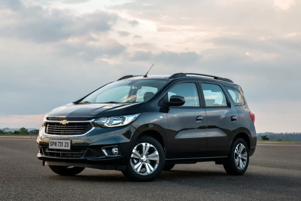 2023 Chevrolet Spin Premier 01