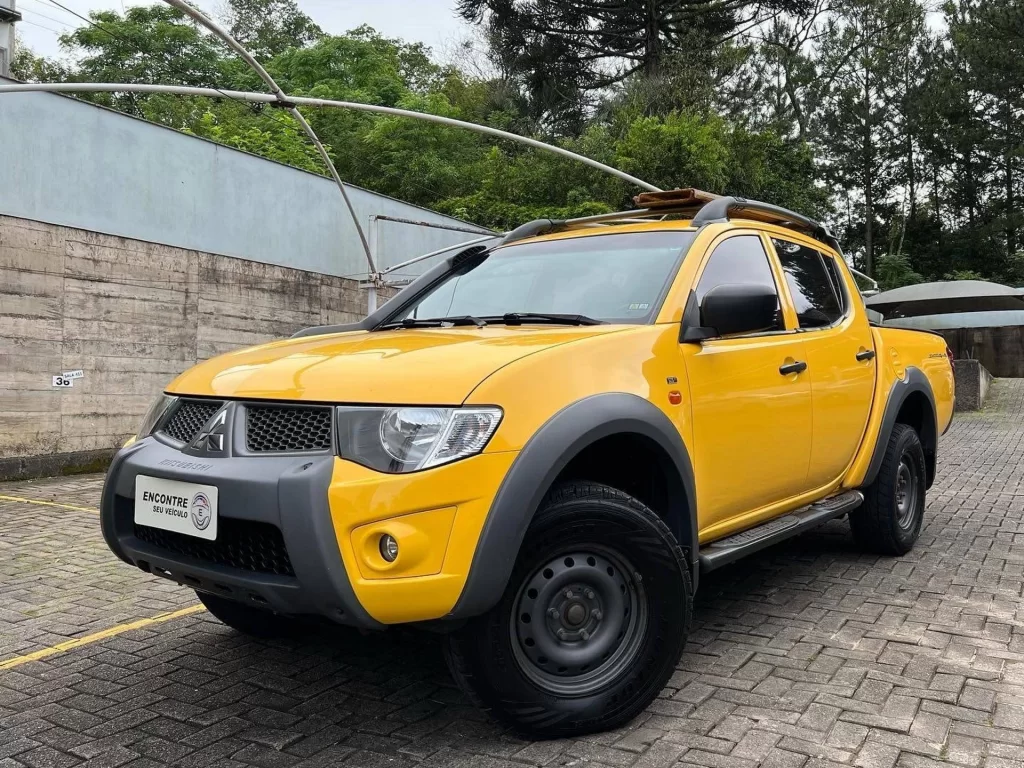 Mitsubishi L200 Savana 3.2 4x4 16v Turbo Intercooler Diesel 4p Manual Wmimagem09584337427