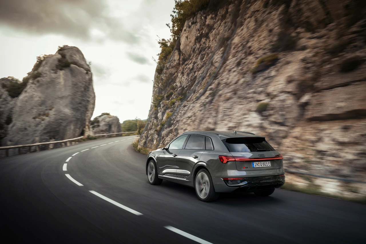 Audi Q8 E Tron 1