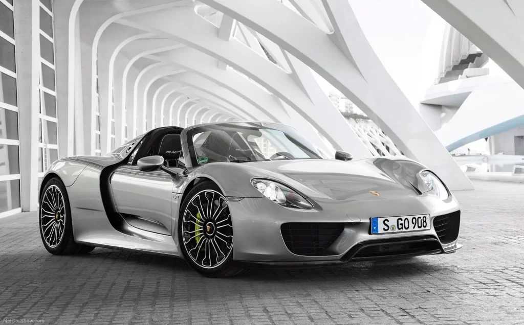 Porsche 918 Spyder 2015 01