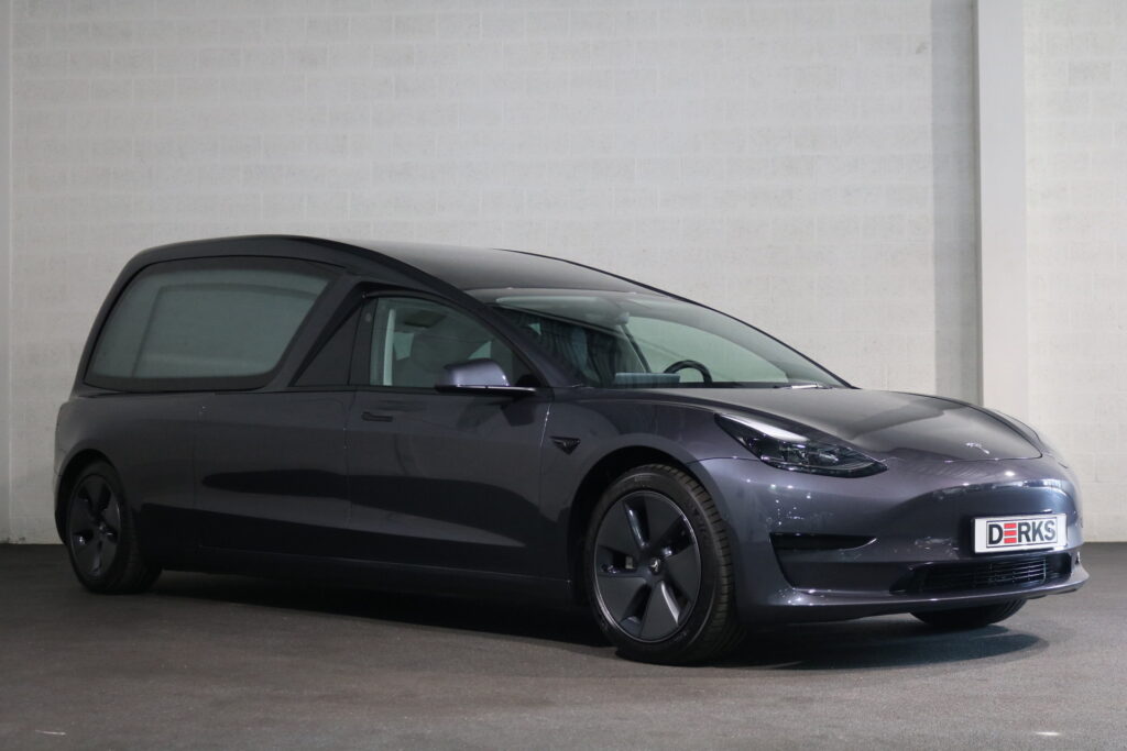 Tesla Hearse 3 Destaque