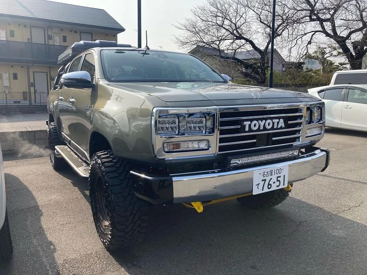 Toyota Hilux Axell Auto