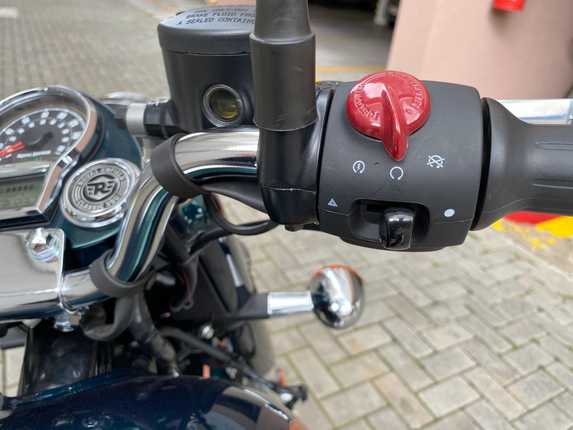 Royal Enfield Classic 350 6