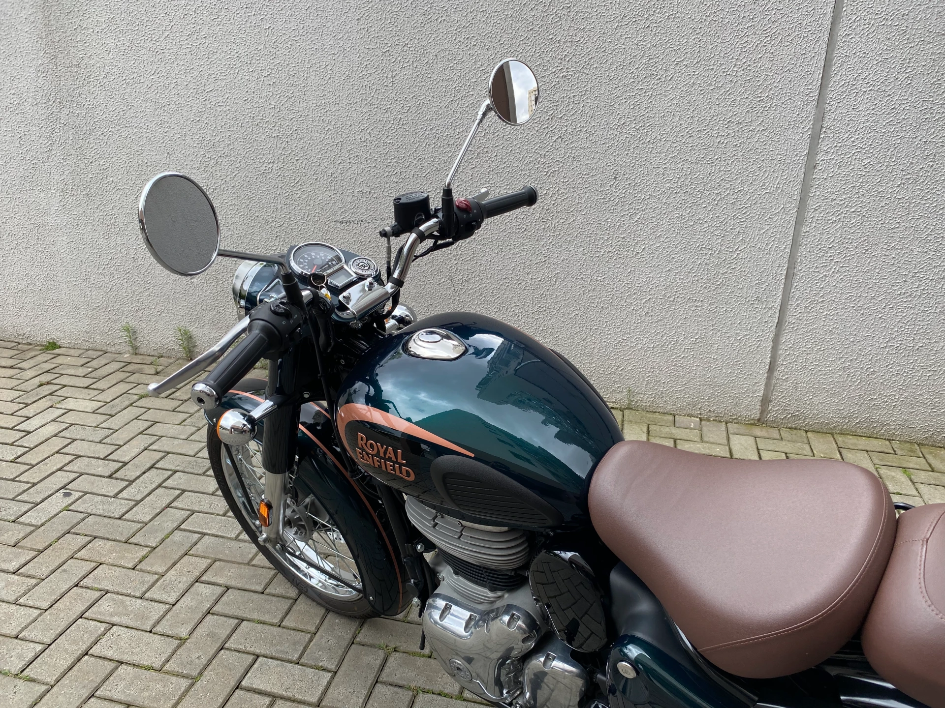 Royal Enfield Classic 350 11