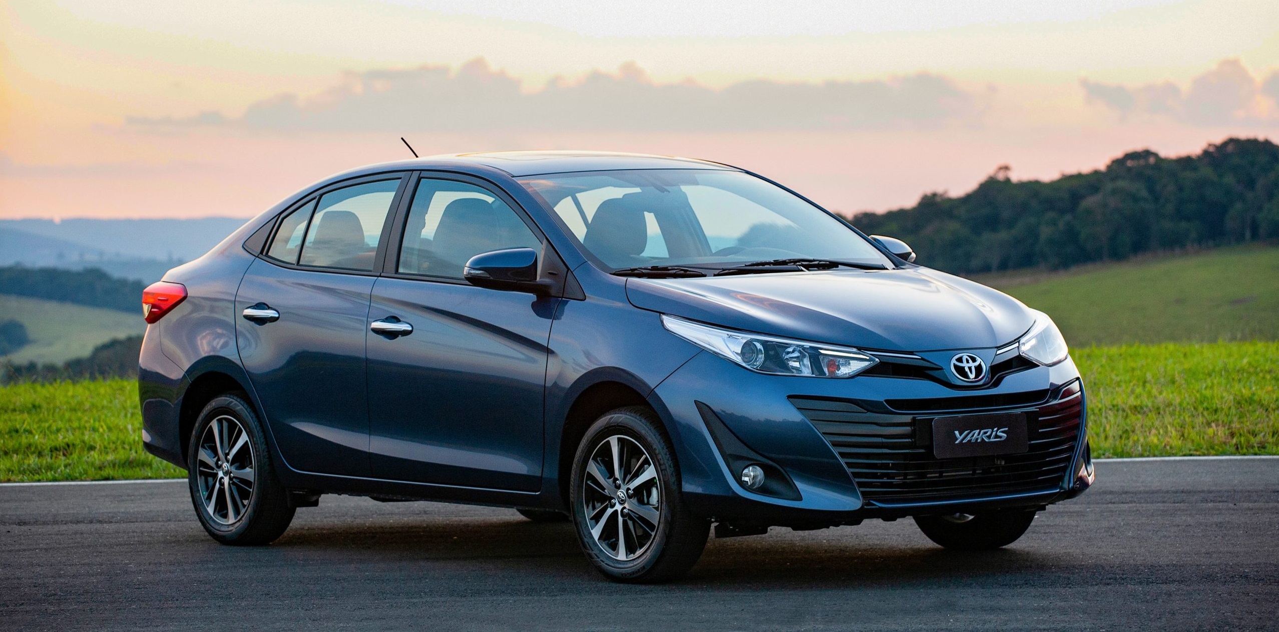 Toyota Yaris Xls Sedã 2