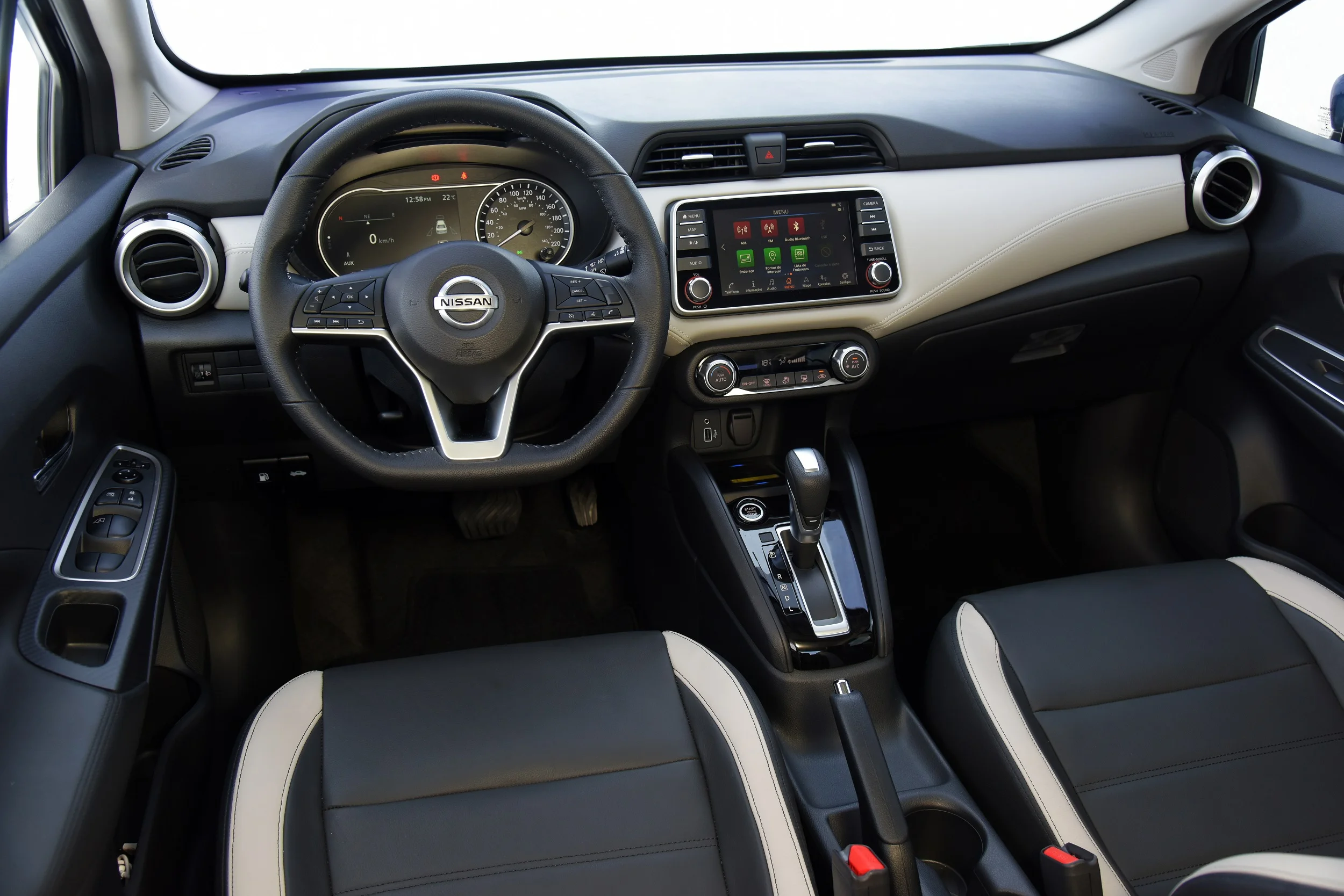 Nissan Versa 2023 4