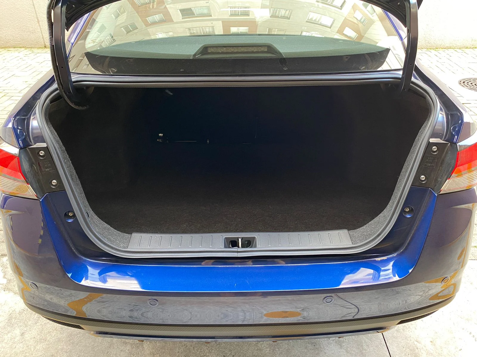 Porta Malas Nissan Versa 2023