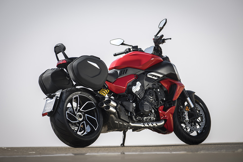 Ducati Diavel V4 2023 (6)