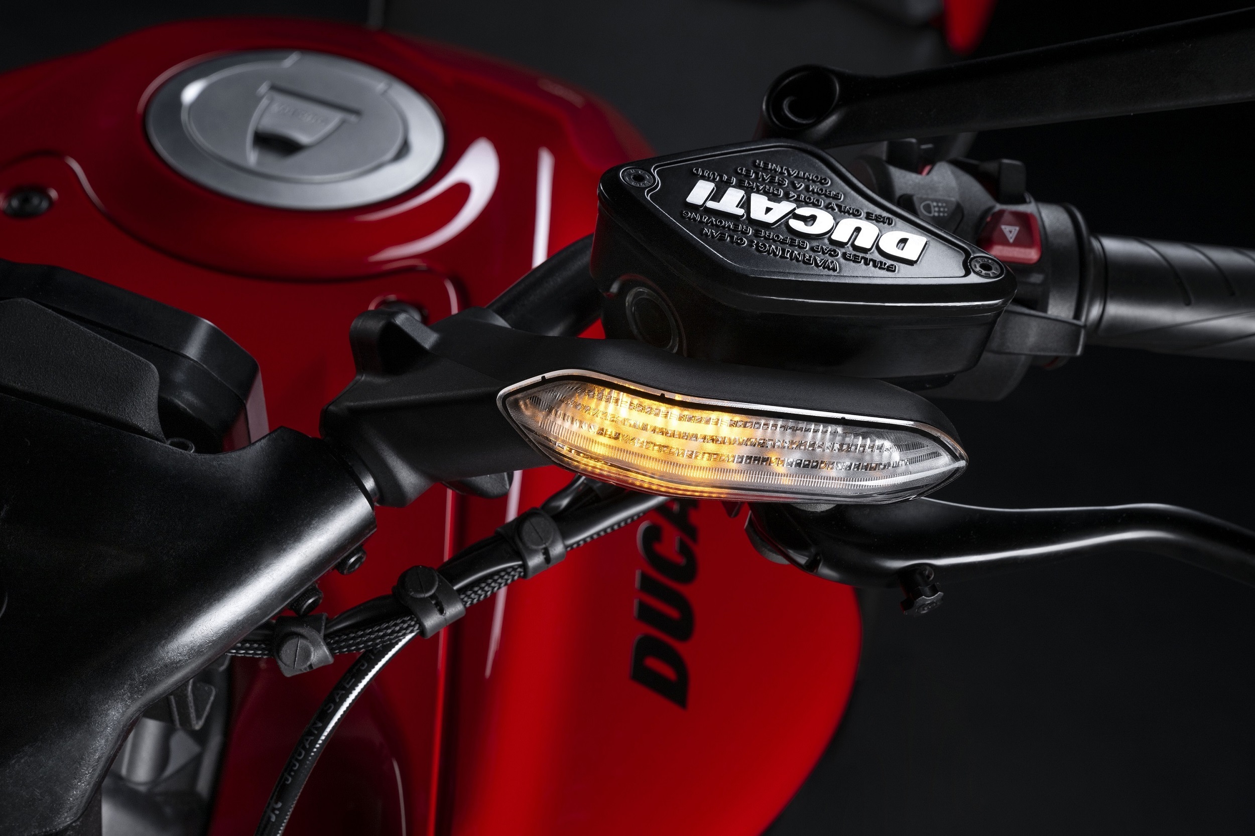 Ducati Diavel V4 2023 (3)