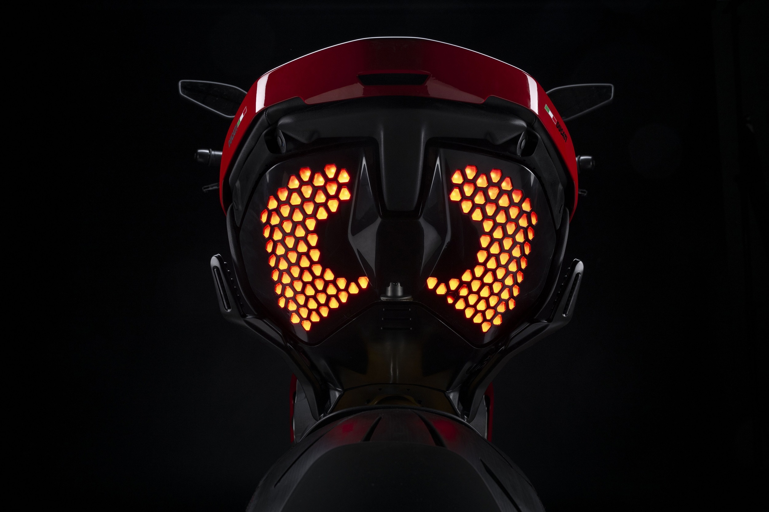Ducati Diavel V4 2023 (1)