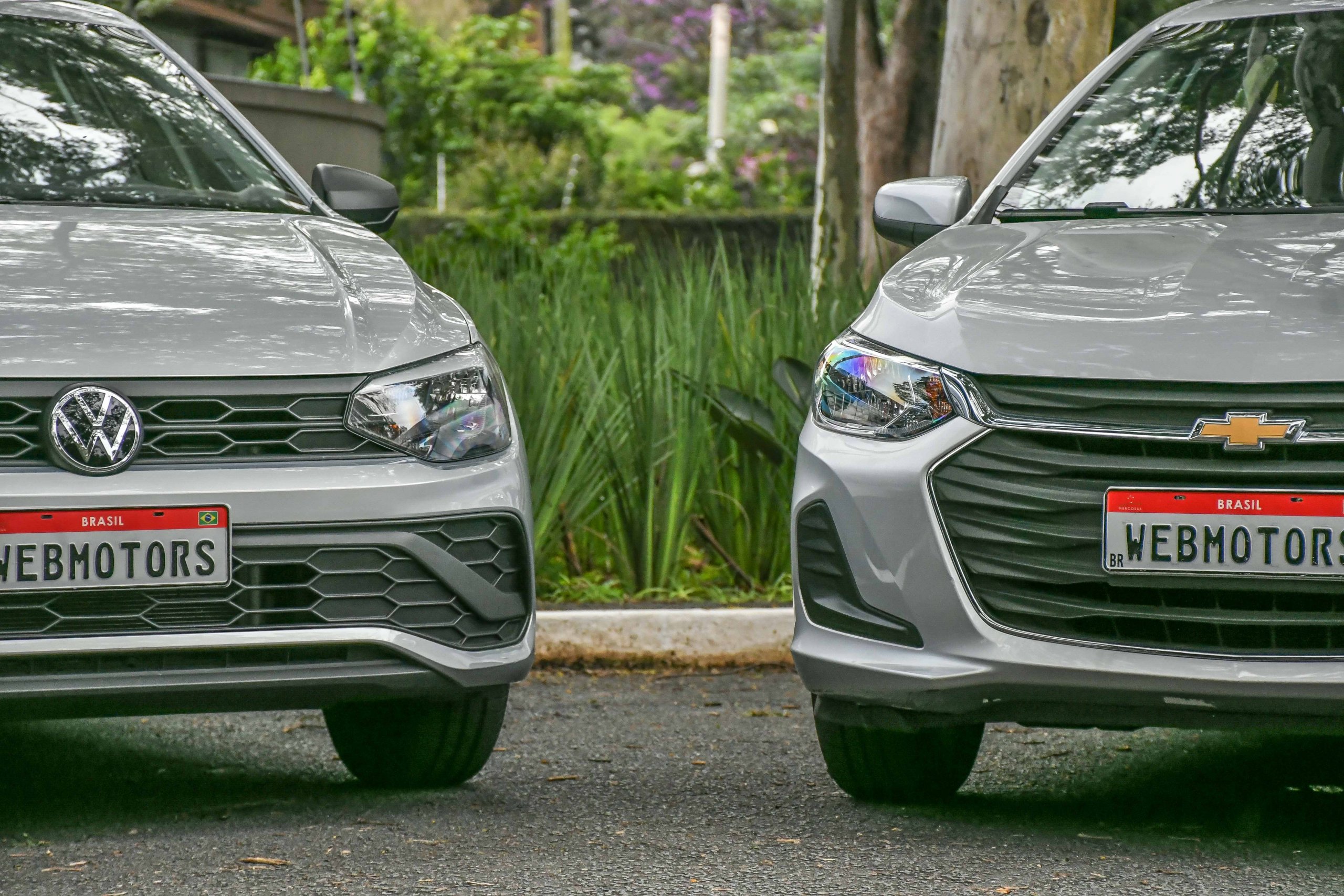 Comparativo Volkswagen Polo Track X Chevrolet Onix 1.0 9863