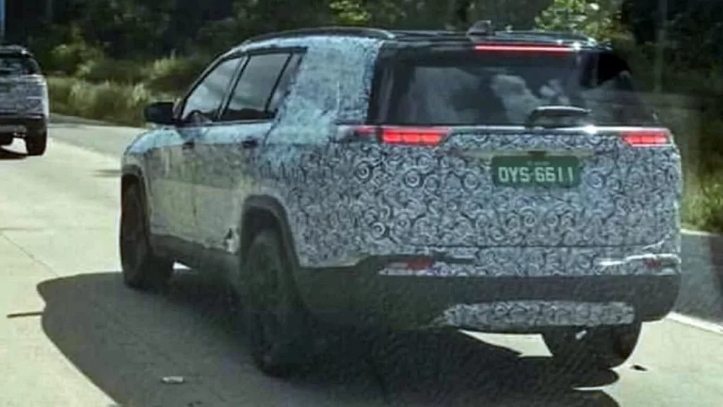 Protótipo Do Jeep Commander Rodando Nas Proximidades Da Fábrica Em Goiana Pe