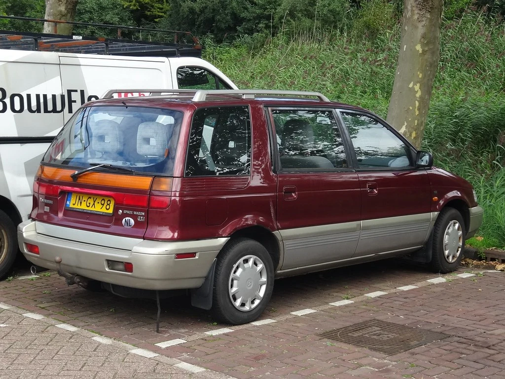 Mitsubishi Space Wagon