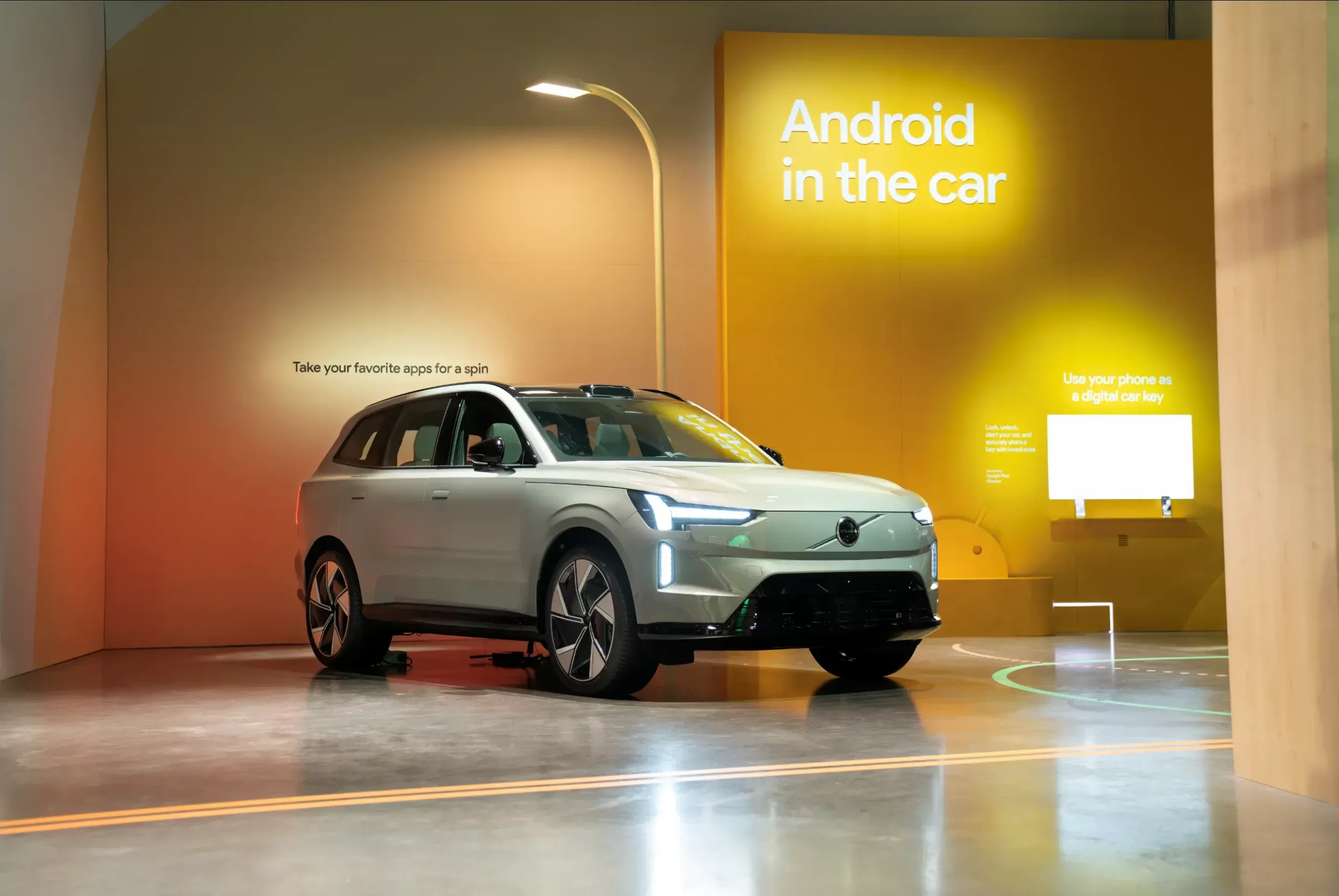 308398 Volvo Ex90 At Ces