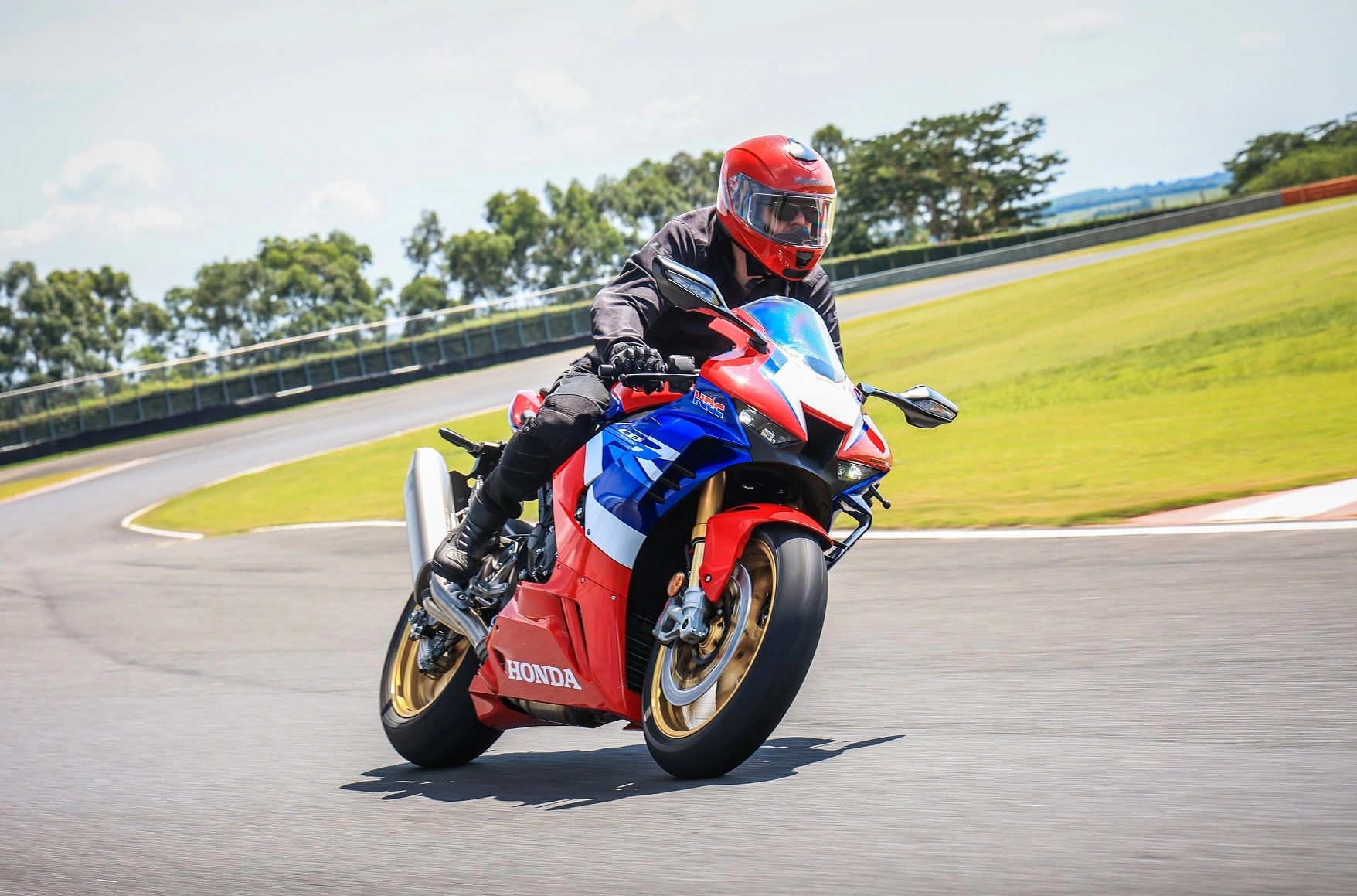 Honda CBR 1000 RR-R Fireblade SP 2023 (2)