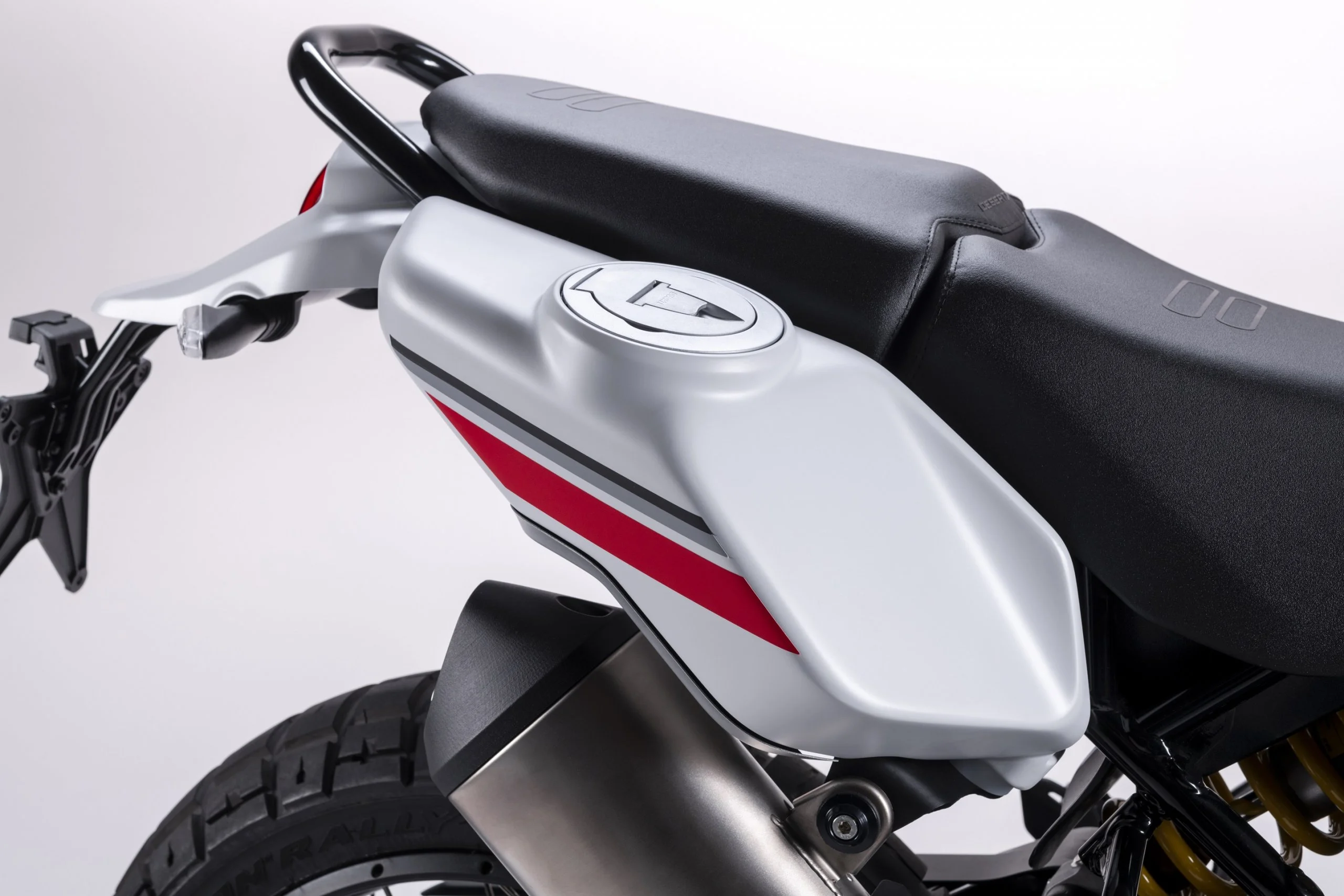 Ducati Desertx (8)