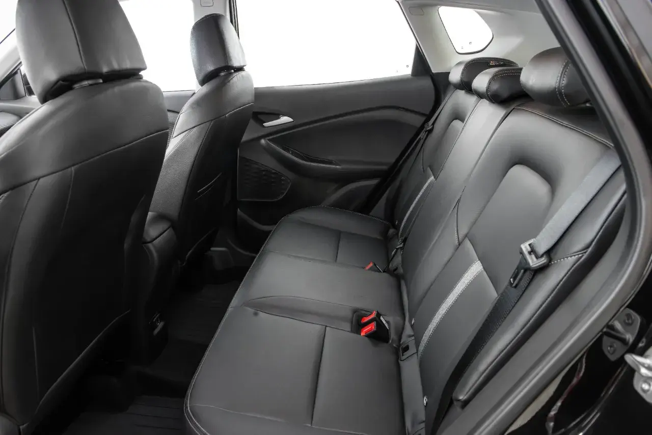 Chevrolet Tracker Midnight 4