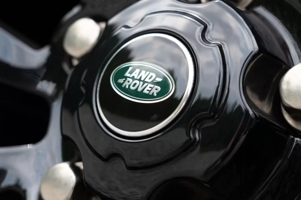 Land Rover Defender 90 Works V8 56