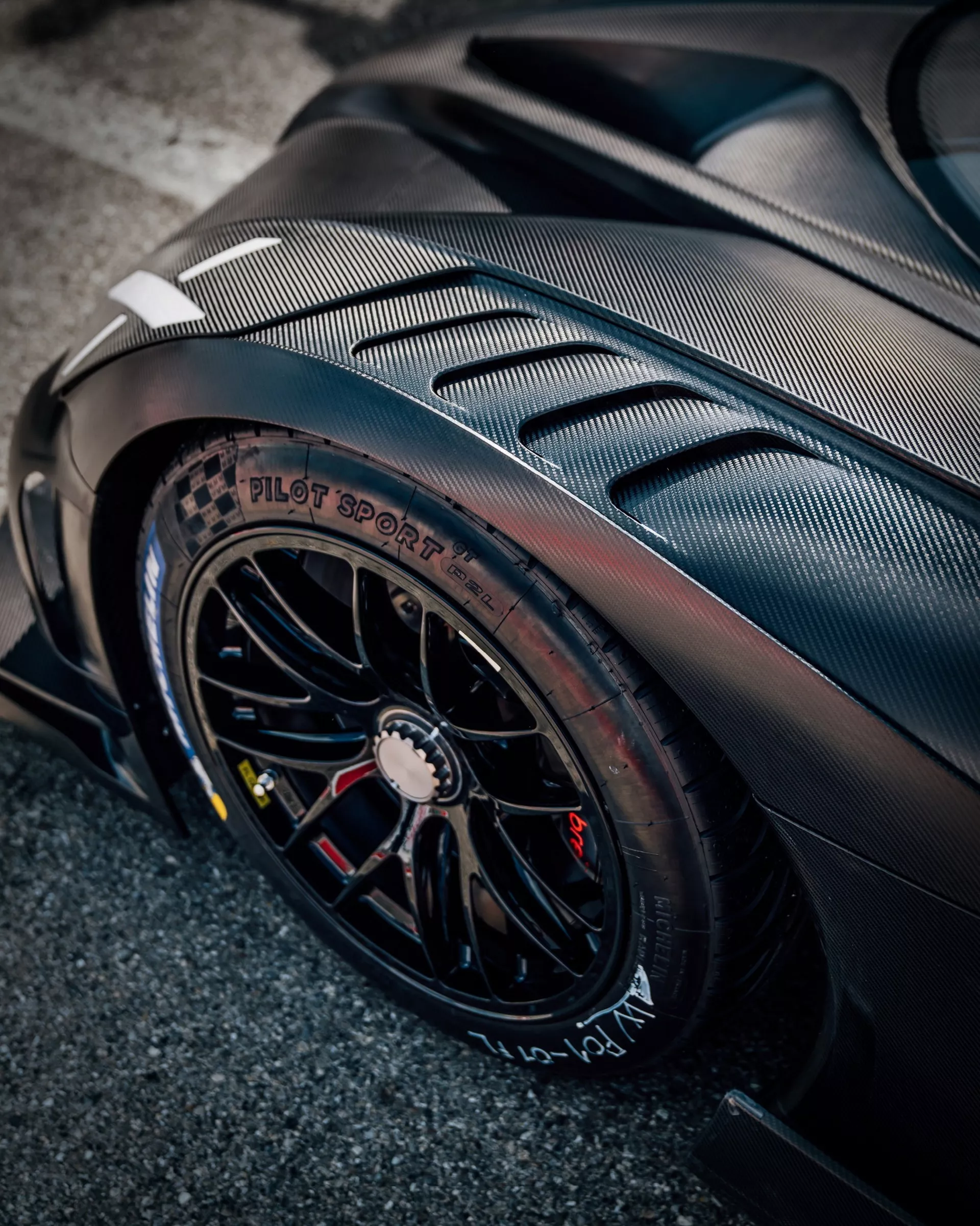 Bugatti Bolide Teaser 2 F4