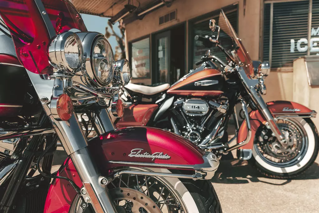 Harley-Davidson Electra Glide Highway King (5) (1)