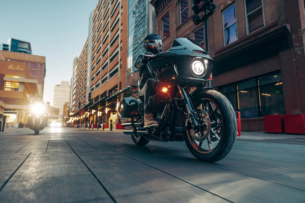 Harley-Davidson Low Rider ST