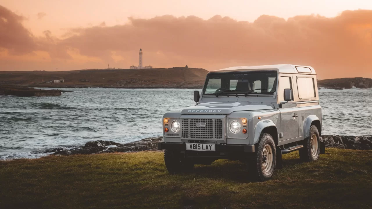 Land Rover Classic Defender Works V8 Islay Edition 02 0 (1)