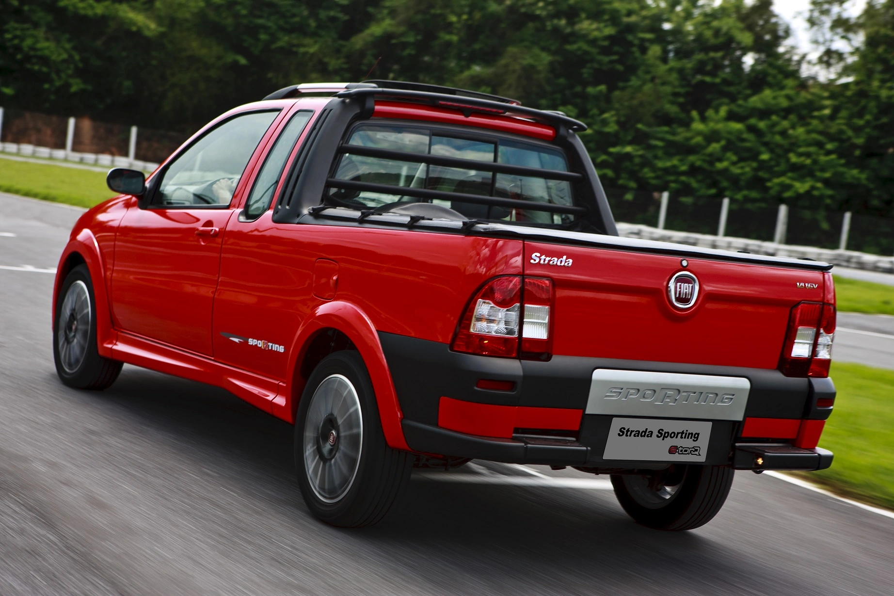 Strada Sporting F4