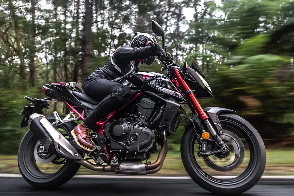 Nova Honda Hornet Cb750 Hornet 2023 (6)