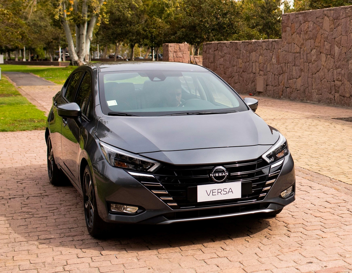 Nissan Versa 2024