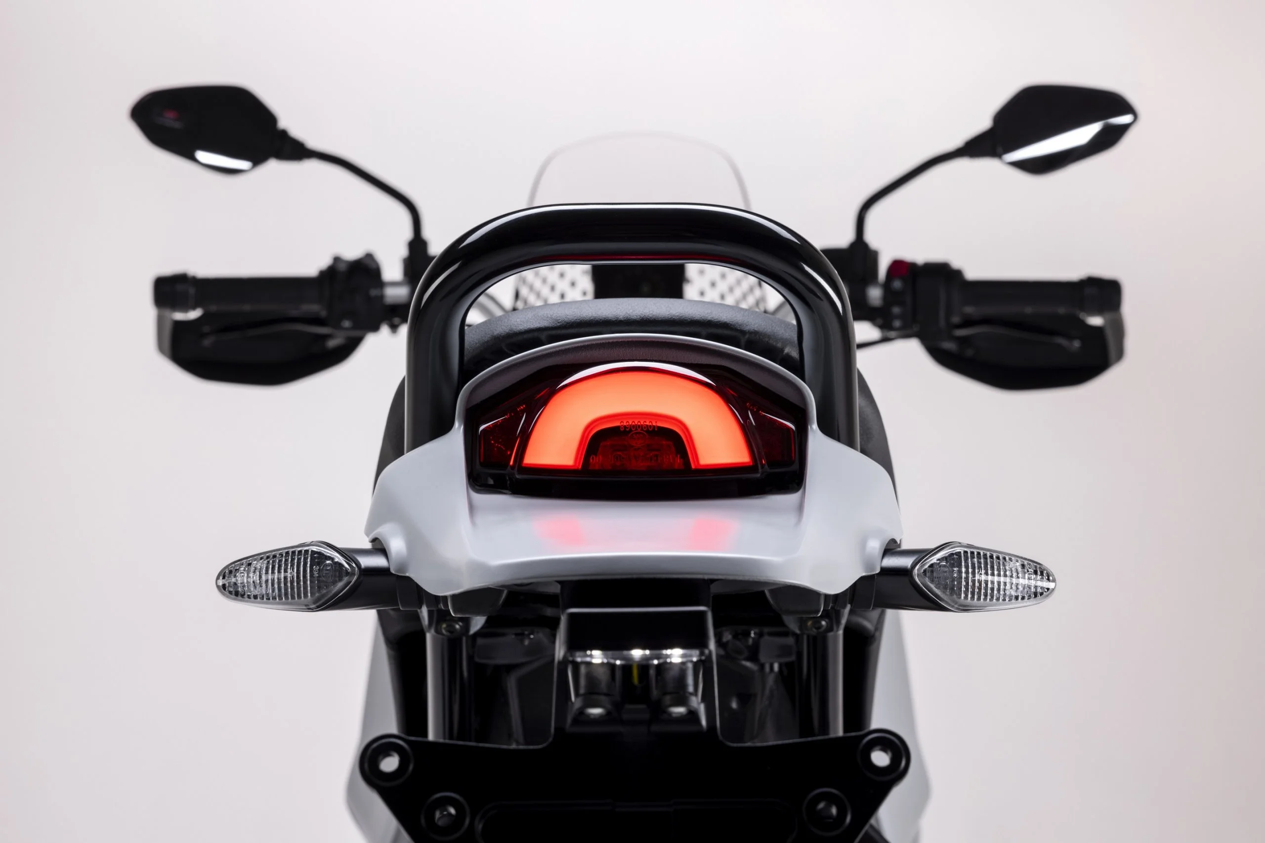 Ducati Desertx (2)