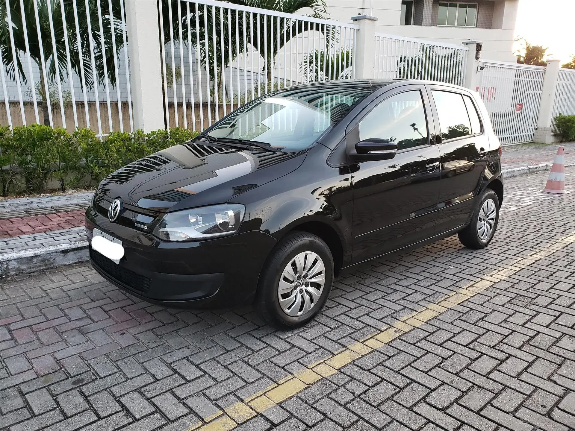 Volkswagen Fox 1.0 Mpi Bluemotion 12v Flex 4p Manual Wmimagem00405763849