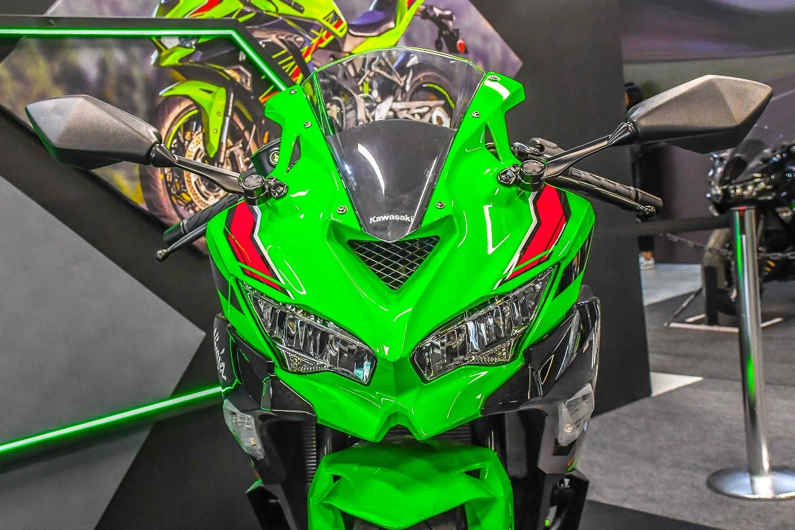 Kawasaki Ninja Zx 4r (5)