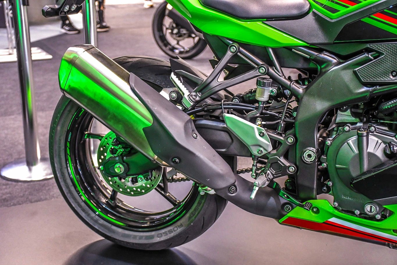 Kawasaki Ninja Zx 4r (7)