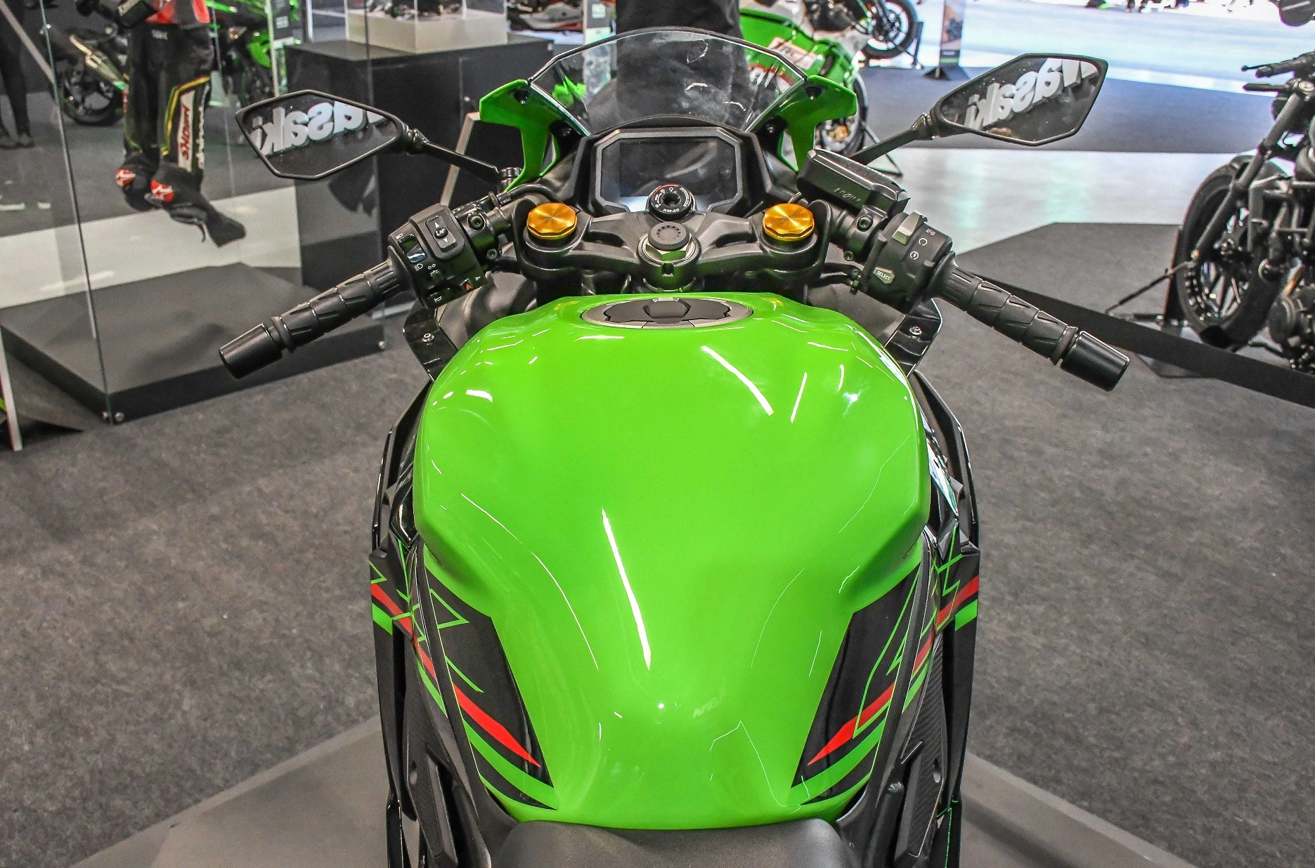 Kawasaki Ninja Zx 4r (10)