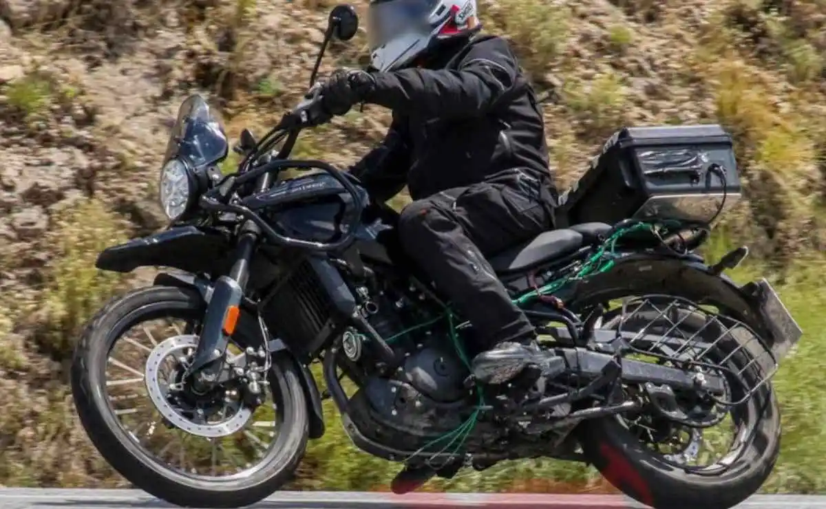 Royal Enfield Himalayan 450 Lateral