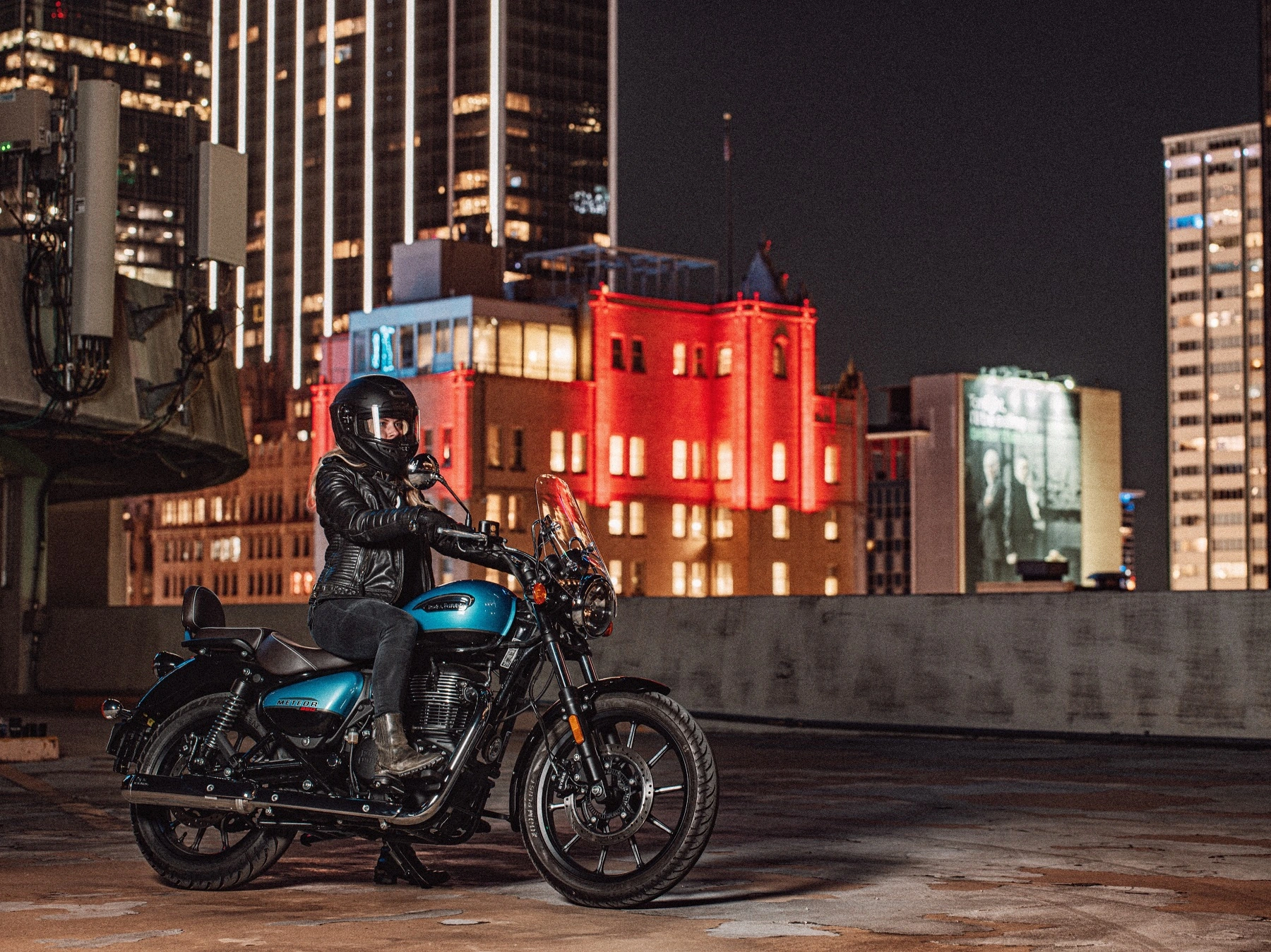 Royal Enfield Meteor 350 Supernova Blue 2 (1)