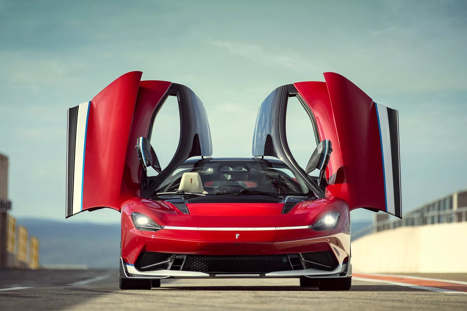 Pininfarina Battista Edizione Nino Farina 4 F1