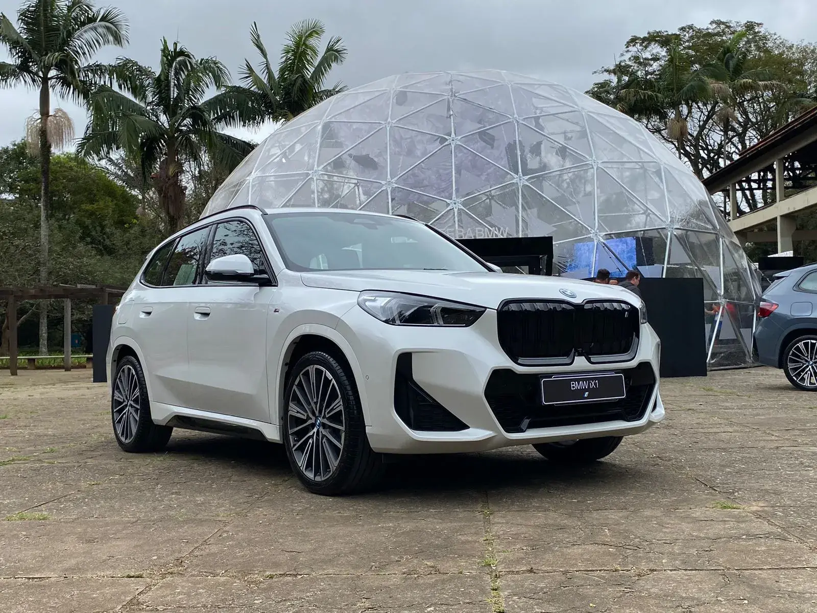 Bmw Ix1 01