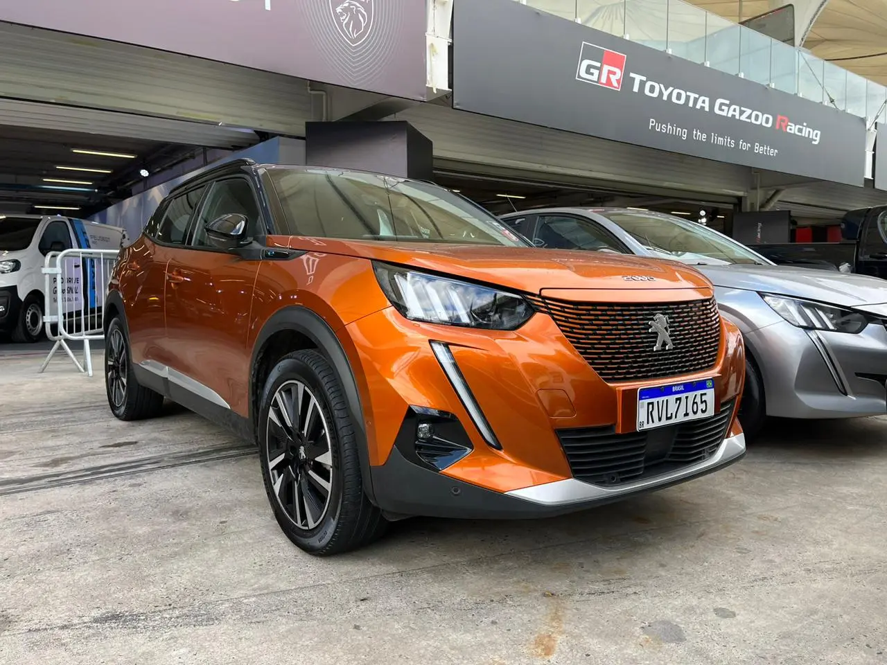 Peugeot E2008 0